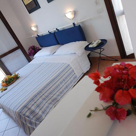 Hotel Club Santa Sabina Torre Santa Sabina Exteriör bild
