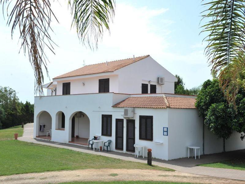 Hotel Club Santa Sabina Torre Santa Sabina Exteriör bild