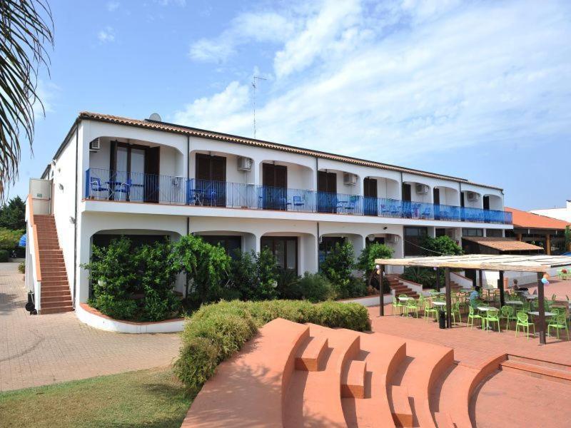 Hotel Club Santa Sabina Torre Santa Sabina Exteriör bild