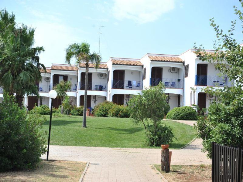 Hotel Club Santa Sabina Torre Santa Sabina Exteriör bild