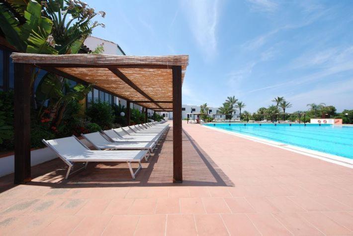 Hotel Club Santa Sabina Torre Santa Sabina Exteriör bild